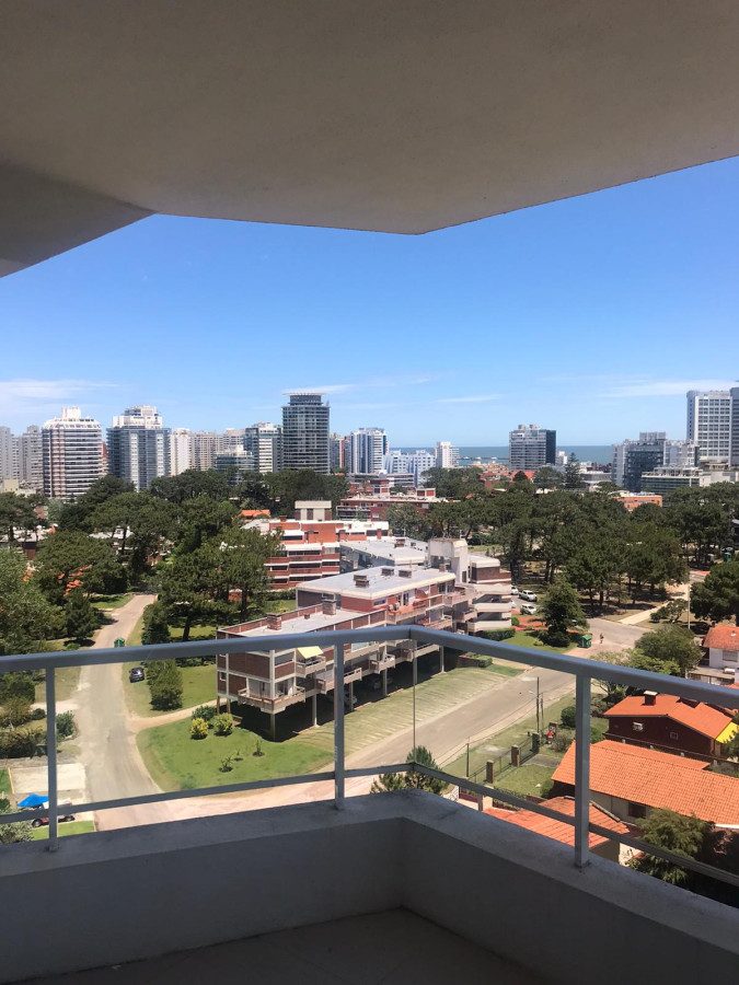 VENDO APARTAMENTO 3 DORMITORIOS VISTA A LA MANSA PUNTA DEL ESTE AIDY GRILL