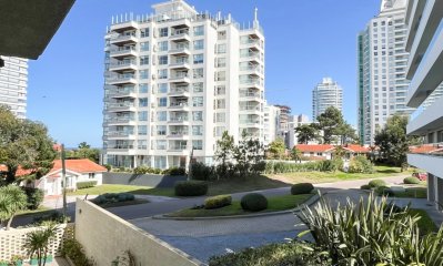 VENTA Apartamento de 1 dormitorio, con parrillero en balcon, Roosevelt Punta del Este