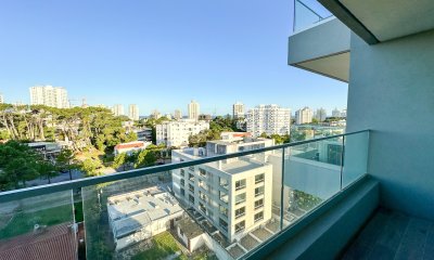 VENTA A ESTRENAR MONOAMBIENTE ESTUDIO CON GARAGE, SUPER PRECIO PUNTA DEL ESTE AIDY GRILL