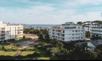 VENDO APARTAMENTO 3 DORMITORIOS PRIMERA LINEA MANSA PUNTA DEL ESTE