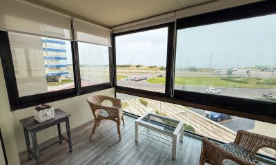 VENTA OPORTUNIDAD PRIMERA LINEA APARTAMENTO 1 DORMITORIO CON GARAGE VISTA A LA BRAVA PUNTA DEL ESTE