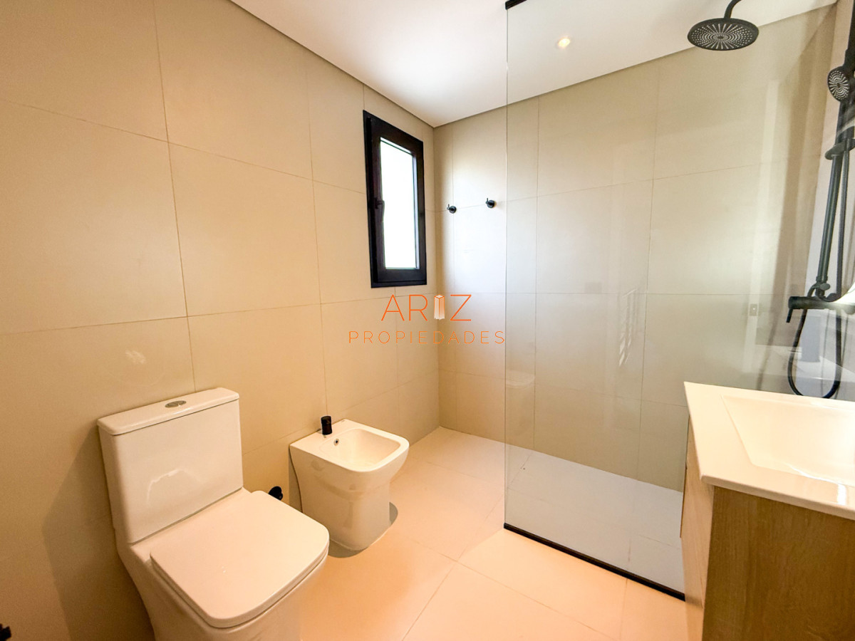 Casa ID.2515 - VENTA CASA 3 DORMITORIOS  2 BAÑOS A ESTRENAR BARRIO CANTEGRIL CORDOBA PUNTA DEL ESTE 