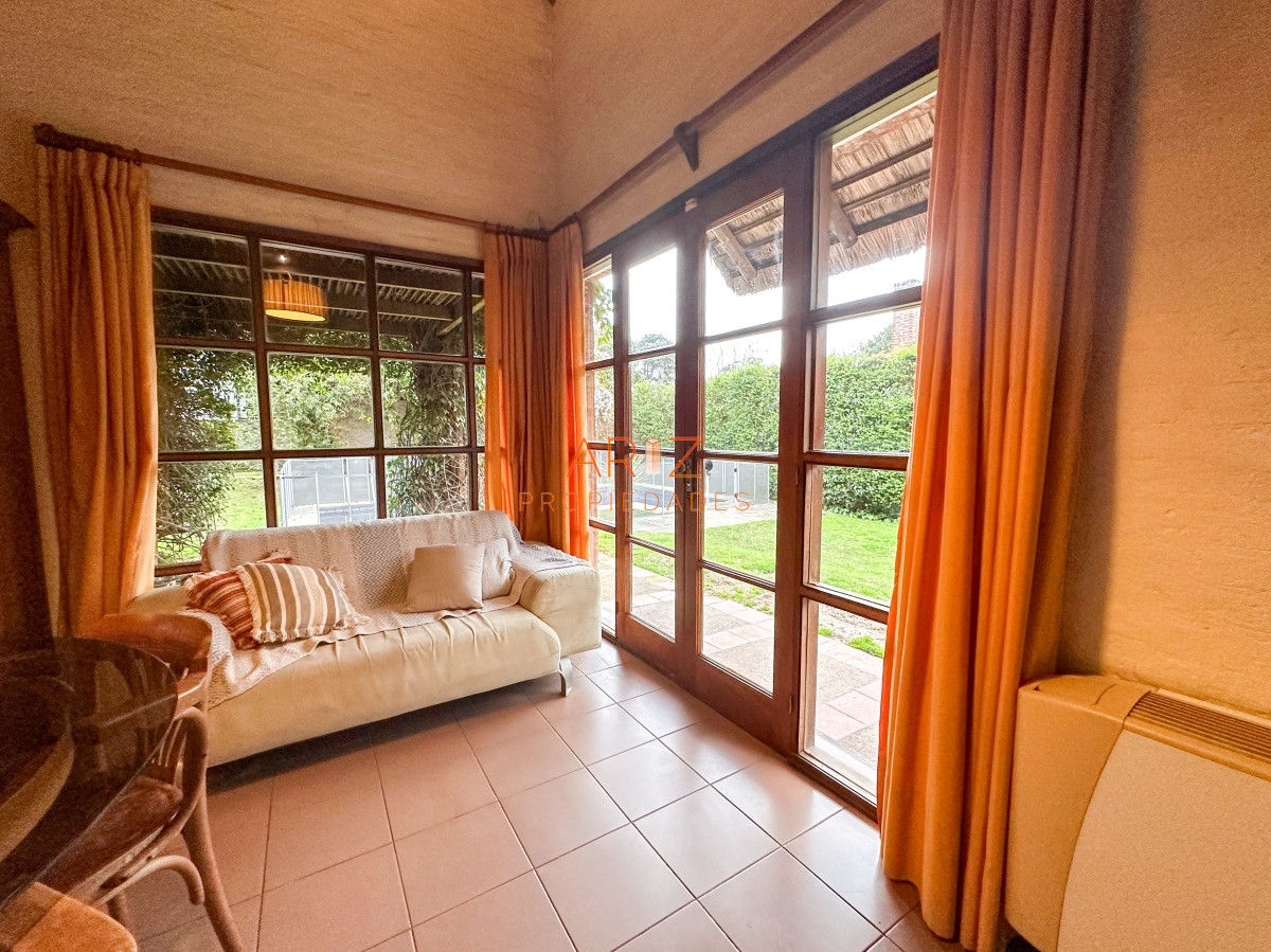 Casa ID.2059 - ALQUILER ANUAL CASA 3 DORMITORIOS 2 BAÑOS QUINCHO MUY LINDA PREPARADA PARA TODO EL AÑO MANSA CANTEGRIL PUNTA DEL ESTE