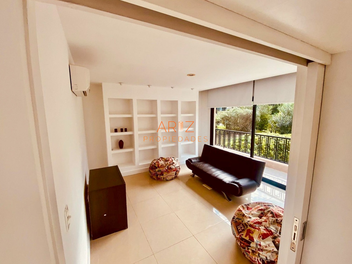 Casa ID.1796 - ALQUILER ANUAL CASA 4 DORMITORIOS EN SUITE + ESCRITORIO BARRIO PRIVADO MUY COMODA PUNTA DEL ESTE MALDONADO
