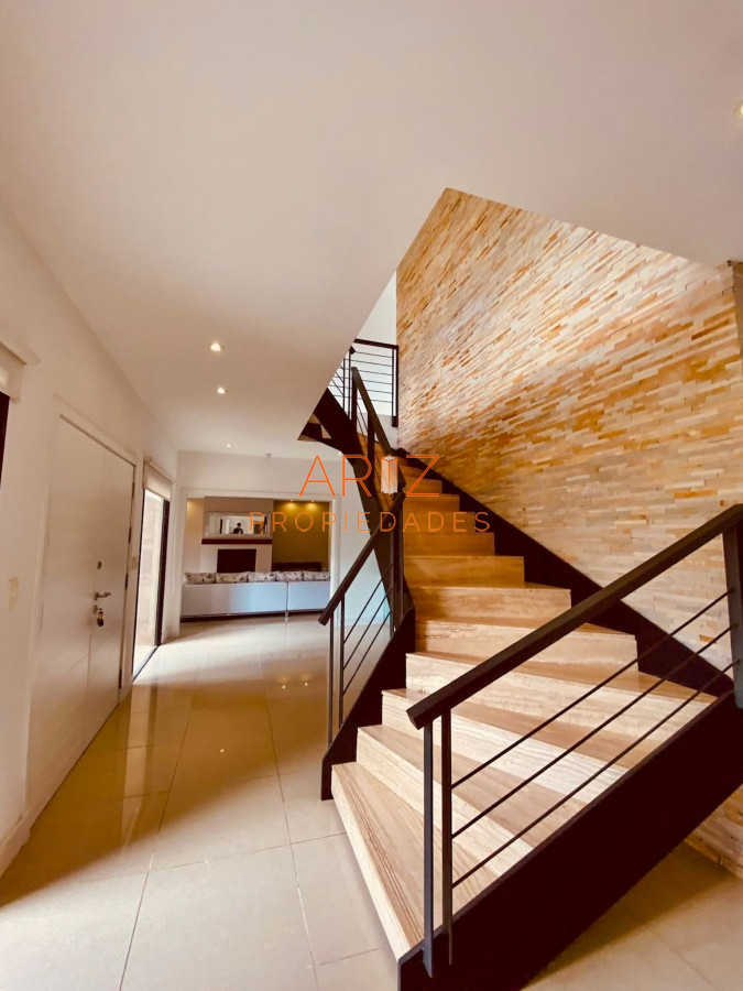 Casa ID.1796 - ALQUILER ANUAL CASA 4 DORMITORIOS EN SUITE + ESCRITORIO BARRIO PRIVADO MUY COMODA PUNTA DEL ESTE MALDONADO