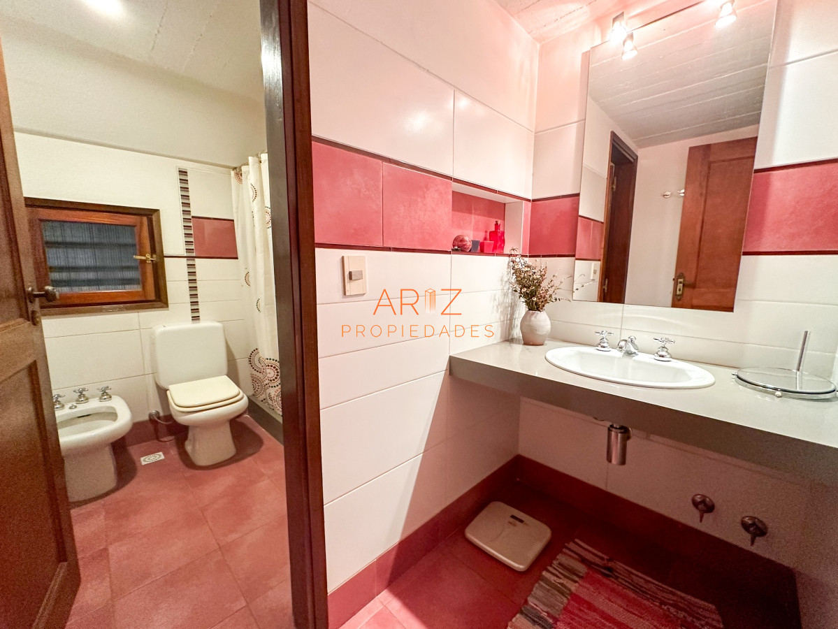 Casa ID.2059 - ALQUILER ANUAL CASA 3 DORMITORIOS 2 BAÑOS QUINCHO MUY LINDA PREPARADA PARA TODO EL AÑO MANSA CANTEGRIL PUNTA DEL ESTE