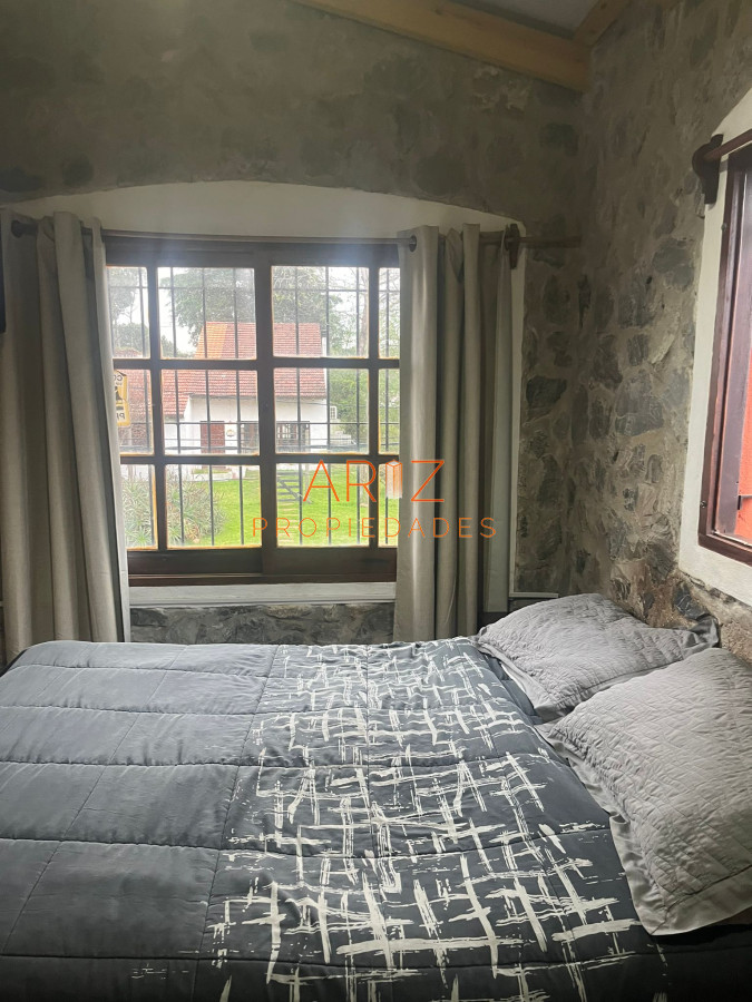 Casa ID.2099 - VENTA CASA PIEDRA 2 DORMITORIOS 2 BAÑOS MUY BIEN UBICADO PINARES PUNTA DEL ESTE