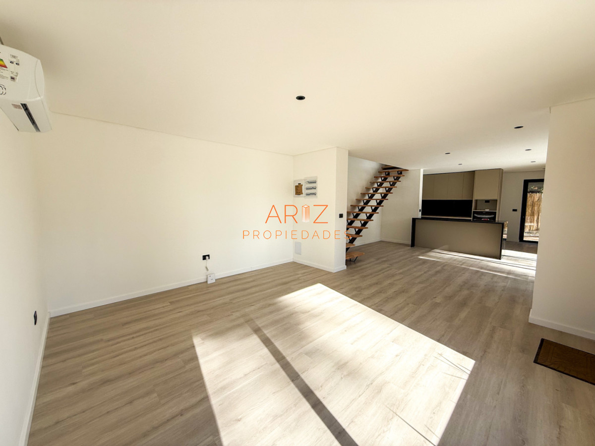 Casa ID.2514 - VENTA CASA 3 DORMITORIOS  2 BAÑOS A ESTRENAR BARRIO CANTEGRIL CORDOBA PUNTA DEL ESTE 