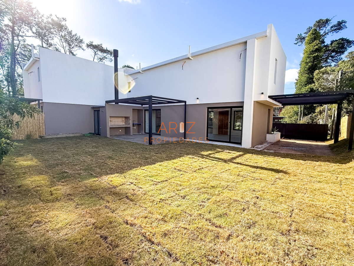 Casa ID.2515 - VENTA CASA 3 DORMITORIOS  2 BAÑOS A ESTRENAR BARRIO CANTEGRIL CORDOBA PUNTA DEL ESTE 