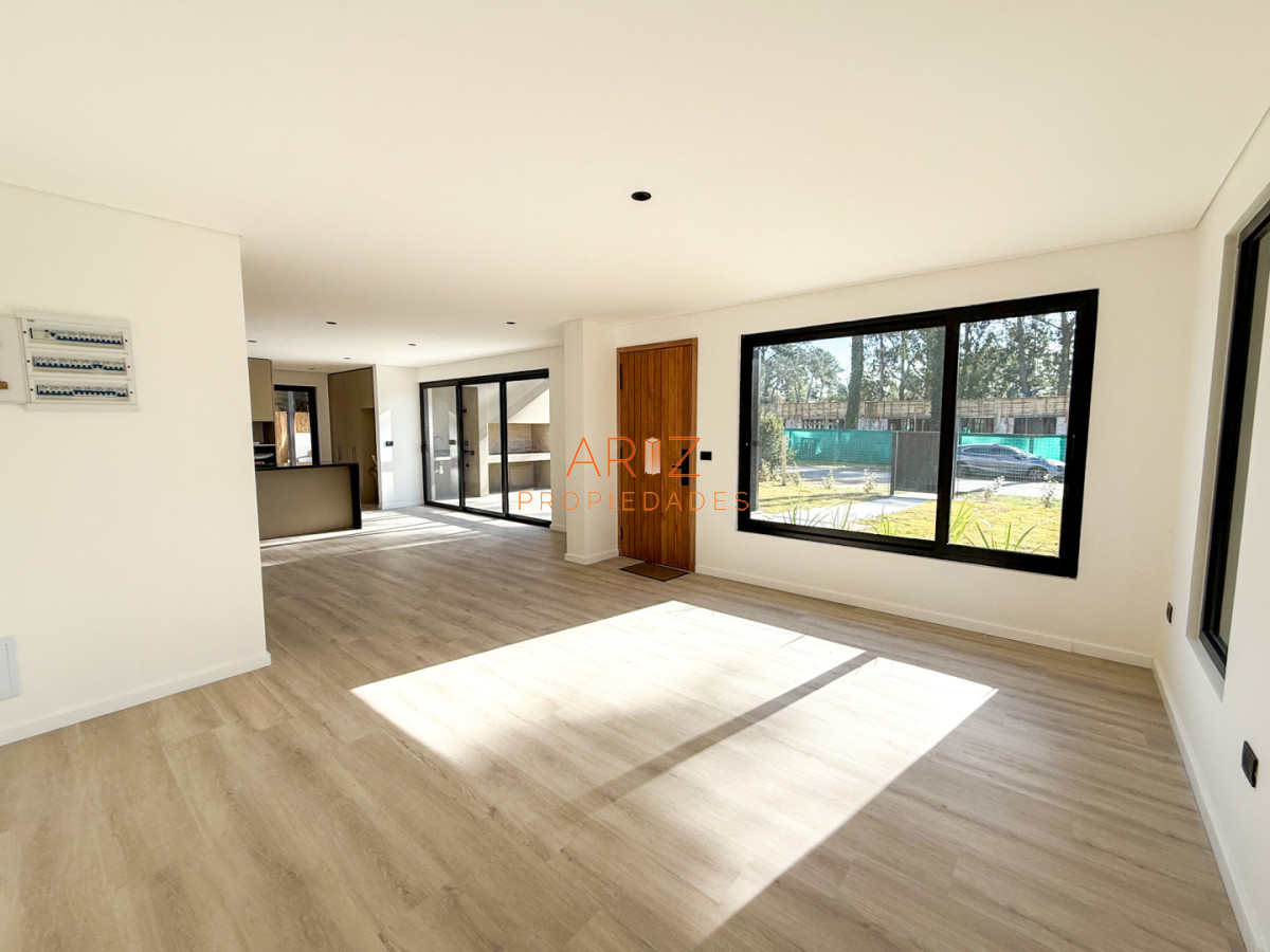 Casa ID.2514 - VENTA CASA 3 DORMITORIOS  2 BAÑOS A ESTRENAR BARRIO CANTEGRIL CORDOBA PUNTA DEL ESTE 