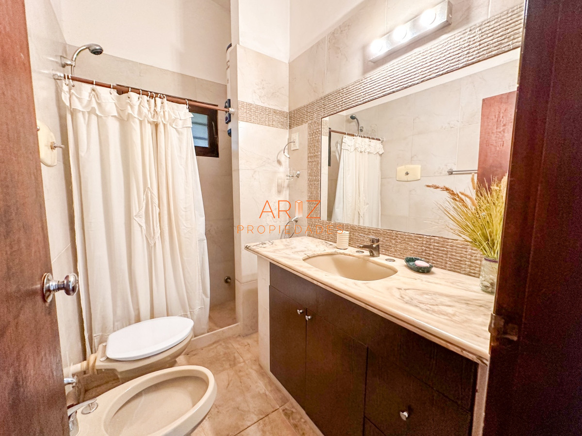 Casa ID.2020 - VENTA CASA 4 DORMITORIOS 3 BAÑOS EXCELENTE IMPECABLE ESTADO PINARES A METROS DEL MAR