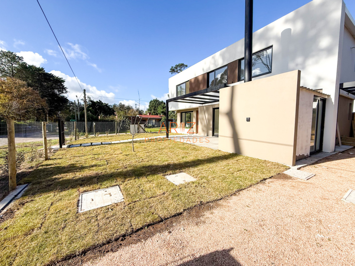 Casa ID.2514 - VENTA CASA 3 DORMITORIOS  2 BAÑOS A ESTRENAR BARRIO CANTEGRIL CORDOBA PUNTA DEL ESTE 