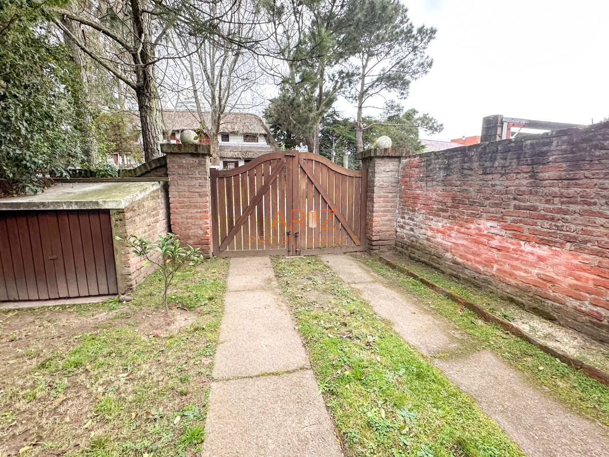 Casa ID.2059 - ALQUILER ANUAL CASA 3 DORMITORIOS 2 BAÑOS QUINCHO MUY LINDA PREPARADA PARA TODO EL AÑO MANSA CANTEGRIL PUNTA DEL ESTE
