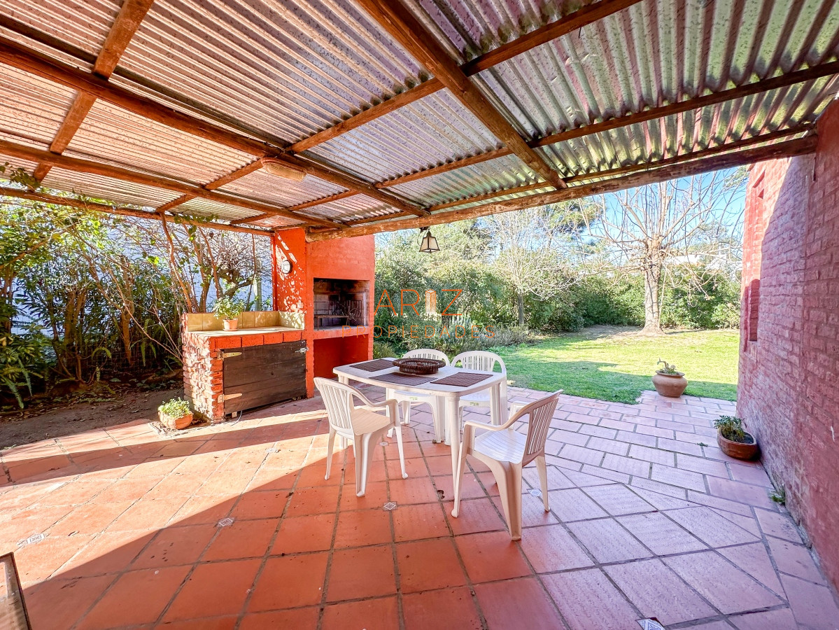 Casa ID.2020 - VENTA CASA 4 DORMITORIOS 3 BAÑOS EXCELENTE IMPECABLE ESTADO PINARES A METROS DEL MAR