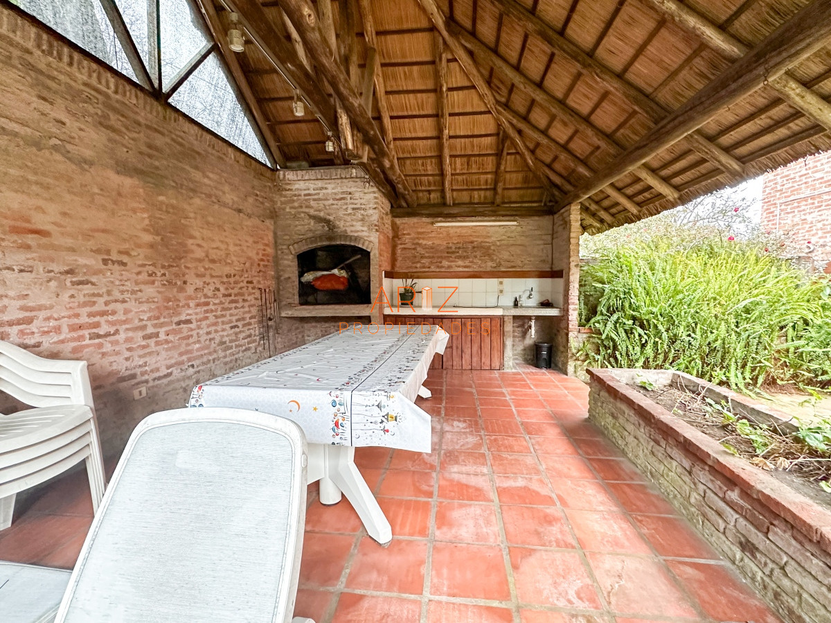 Casa ID.2059 - ALQUILER ANUAL CASA 3 DORMITORIOS 2 BAÑOS QUINCHO MUY LINDA PREPARADA PARA TODO EL AÑO MANSA CANTEGRIL PUNTA DEL ESTE