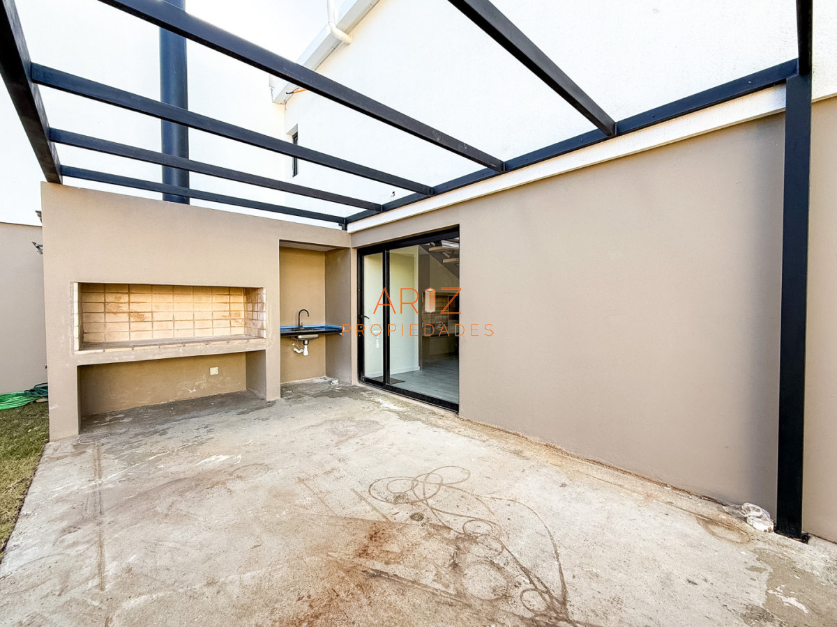 Casa ID.2515 - VENTA CASA 3 DORMITORIOS  2 BAÑOS A ESTRENAR BARRIO CANTEGRIL CORDOBA PUNTA DEL ESTE 