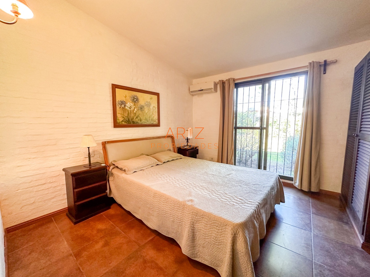Casa ID.2020 - VENTA CASA 4 DORMITORIOS 3 BAÑOS EXCELENTE IMPECABLE ESTADO PINARES A METROS DEL MAR