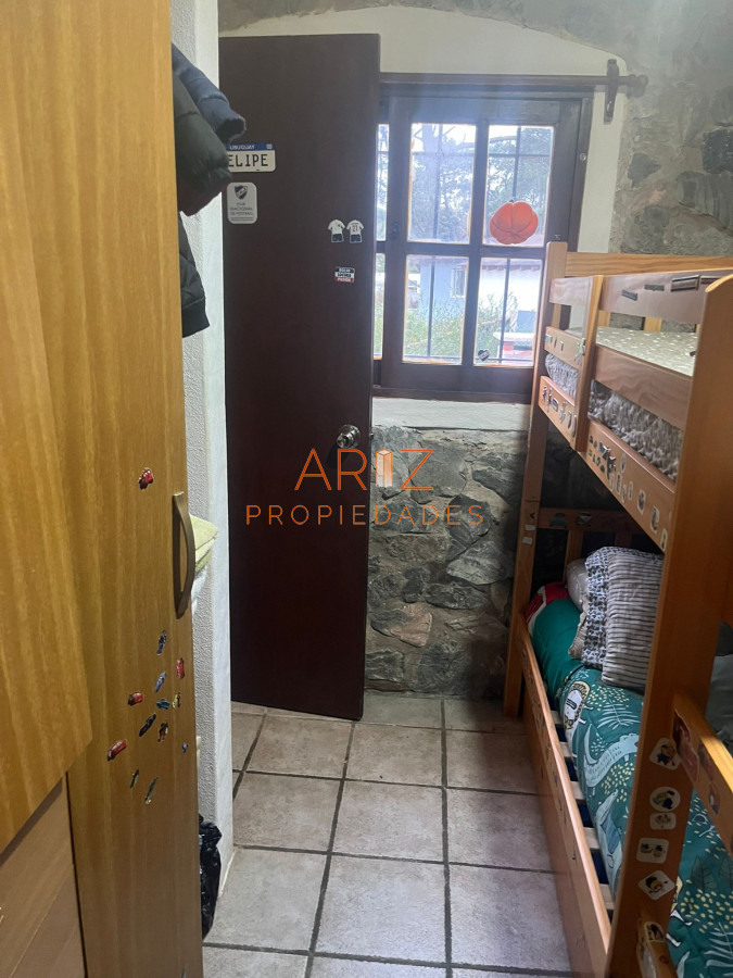 Casa ID.2099 - VENTA CASA PIEDRA 2 DORMITORIOS 2 BAÑOS MUY BIEN UBICADO PINARES PUNTA DEL ESTE
