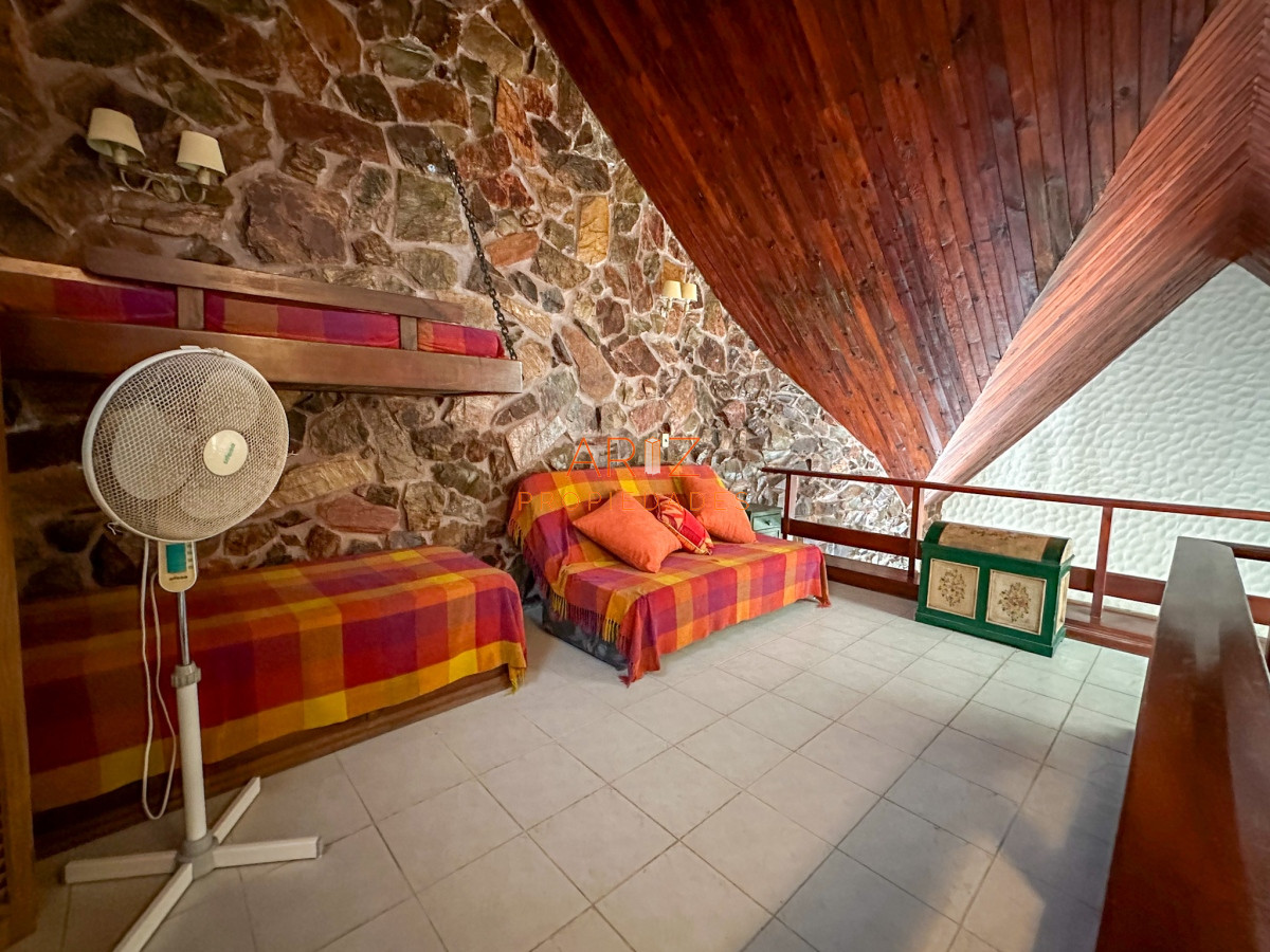 Casa ID.2038 - ALQUILER TEMPORADA PUNTA DEL ESTE CASA 4 DORMITORIOS 3 BAÑOS PARA 14 PERSONAS IMPERDIBLE A 2 CUADRAS DEL MAR MANSA 