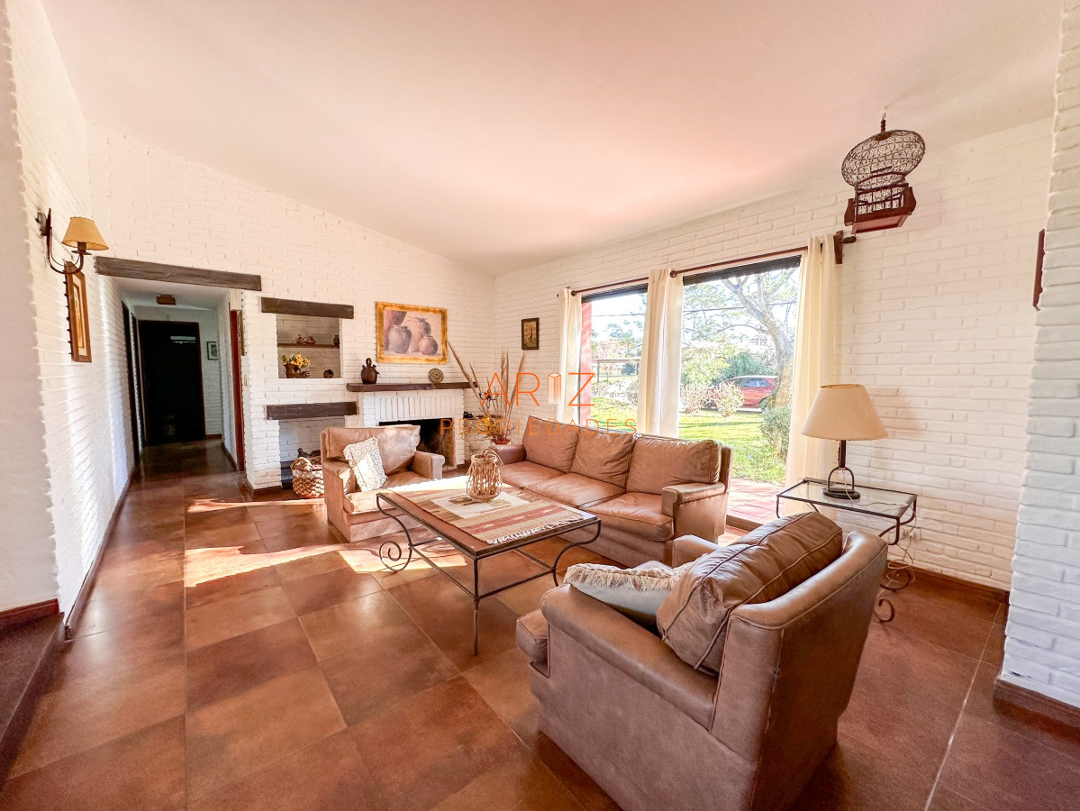 Casa ID.2020 - VENTA CASA 4 DORMITORIOS 3 BAÑOS EXCELENTE IMPECABLE ESTADO PINARES A METROS DEL MAR