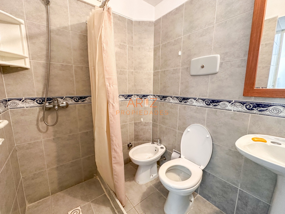 Casa ID.2038 - ALQUILER TEMPORADA PUNTA DEL ESTE CASA 4 DORMITORIOS 3 BAÑOS PARA 14 PERSONAS IMPERDIBLE A 2 CUADRAS DEL MAR MANSA 