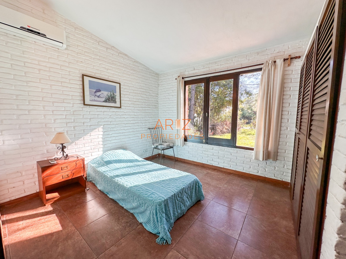 Casa ID.2020 - VENTA CASA 4 DORMITORIOS 3 BAÑOS EXCELENTE IMPECABLE ESTADO PINARES A METROS DEL MAR