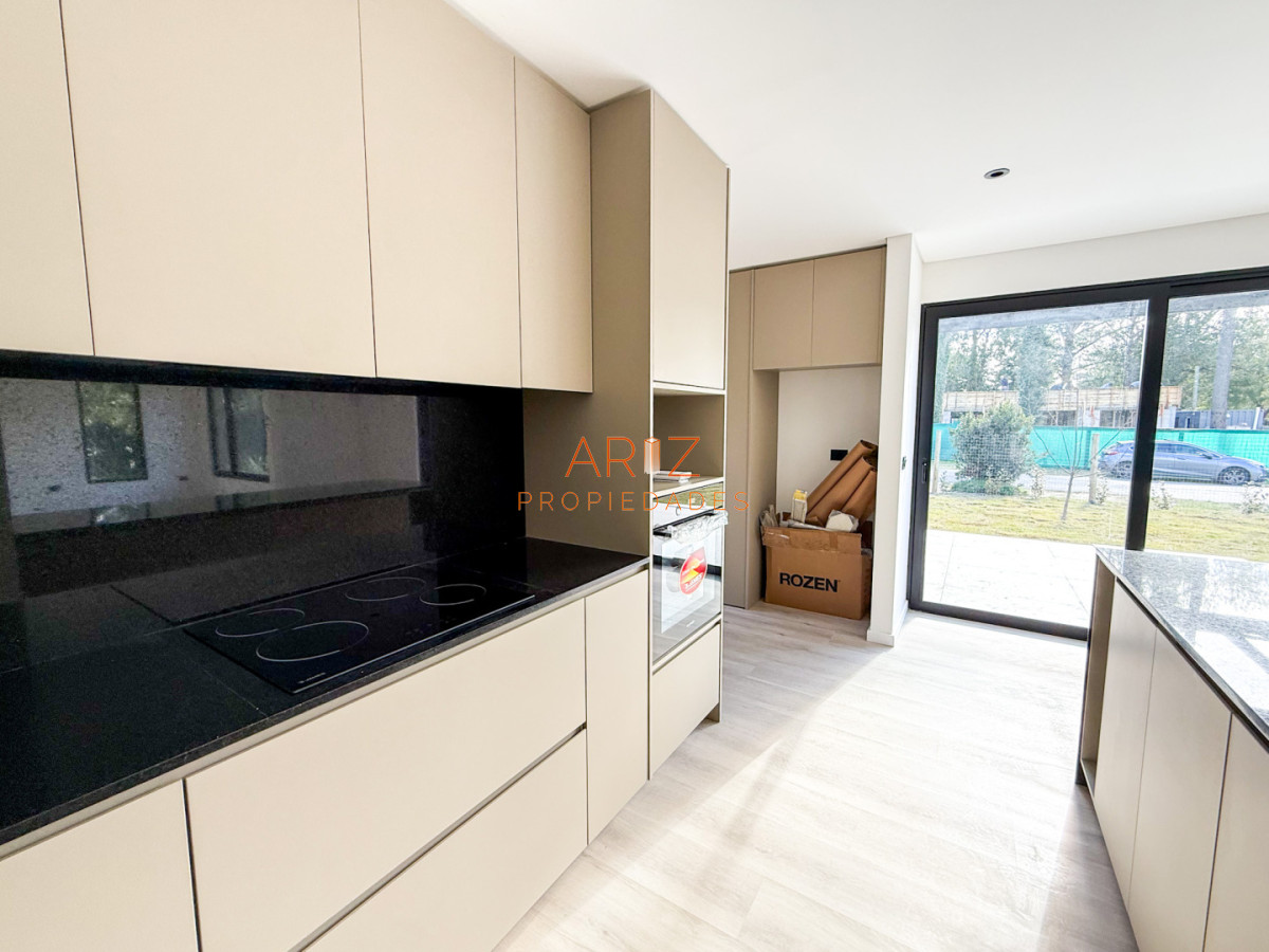 Casa ID.2514 - VENTA CASA 3 DORMITORIOS  2 BAÑOS A ESTRENAR BARRIO CANTEGRIL CORDOBA PUNTA DEL ESTE 