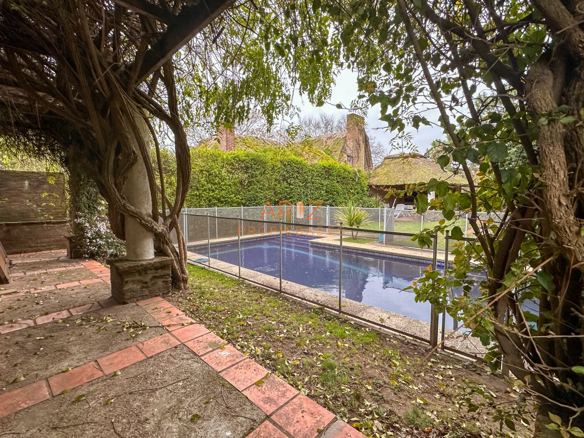 Casa ID.2059 - ALQUILER ANUAL CASA 3 DORMITORIOS 2 BAÑOS QUINCHO MUY LINDA PREPARADA PARA TODO EL AÑO MANSA CANTEGRIL PUNTA DEL ESTE