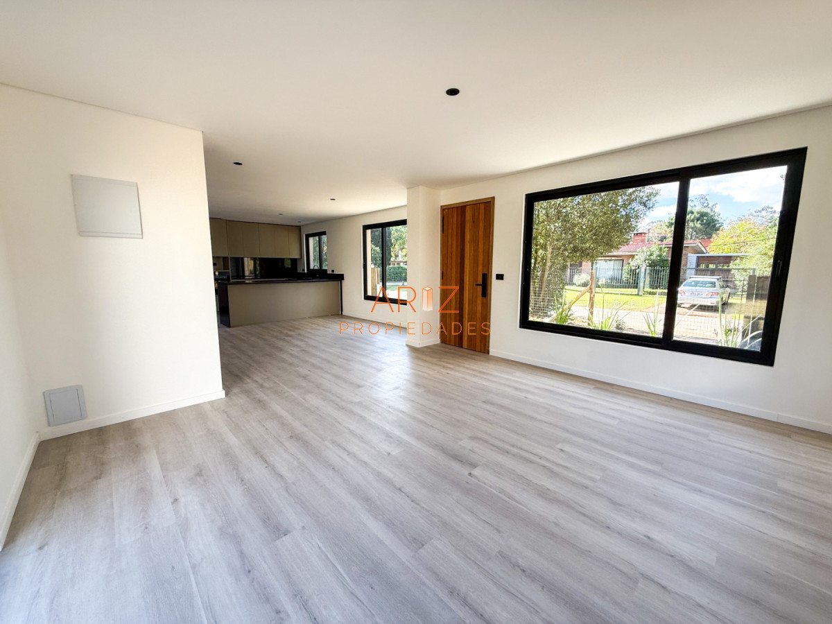 Casa ID.2515 - VENTA CASA 3 DORMITORIOS  2 BAÑOS A ESTRENAR BARRIO CANTEGRIL CORDOBA PUNTA DEL ESTE 