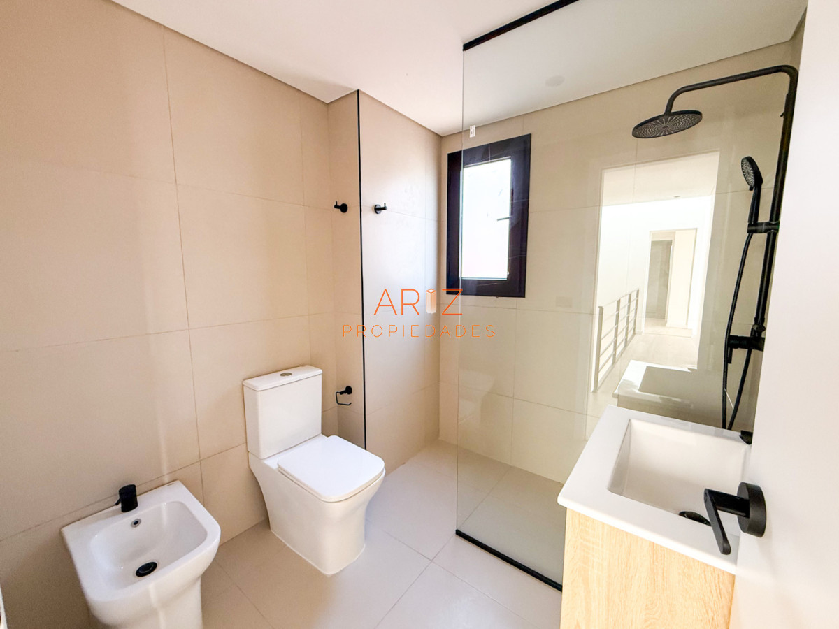 Casa ID.2514 - VENTA CASA 3 DORMITORIOS  2 BAÑOS A ESTRENAR BARRIO CANTEGRIL CORDOBA PUNTA DEL ESTE 