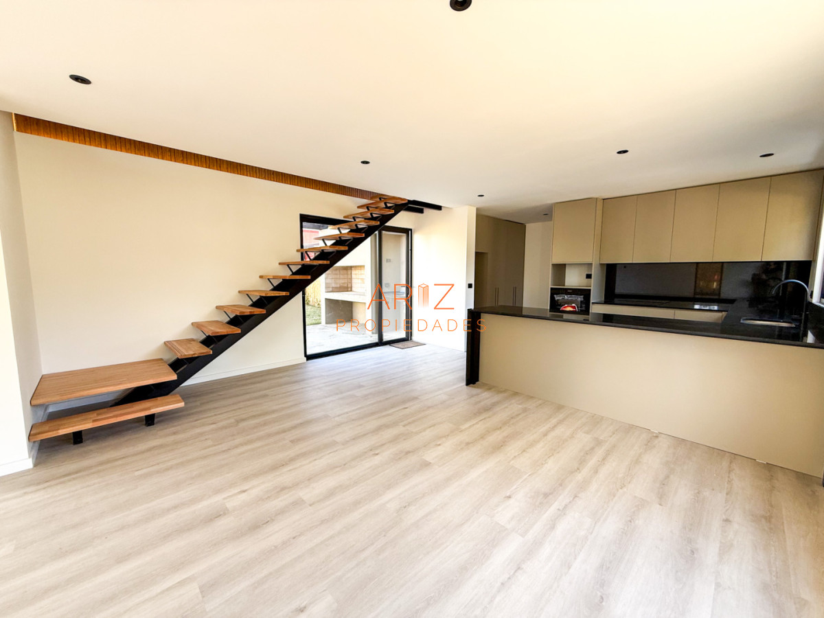Casa ID.2515 - VENTA CASA 3 DORMITORIOS  2 BAÑOS A ESTRENAR BARRIO CANTEGRIL CORDOBA PUNTA DEL ESTE 