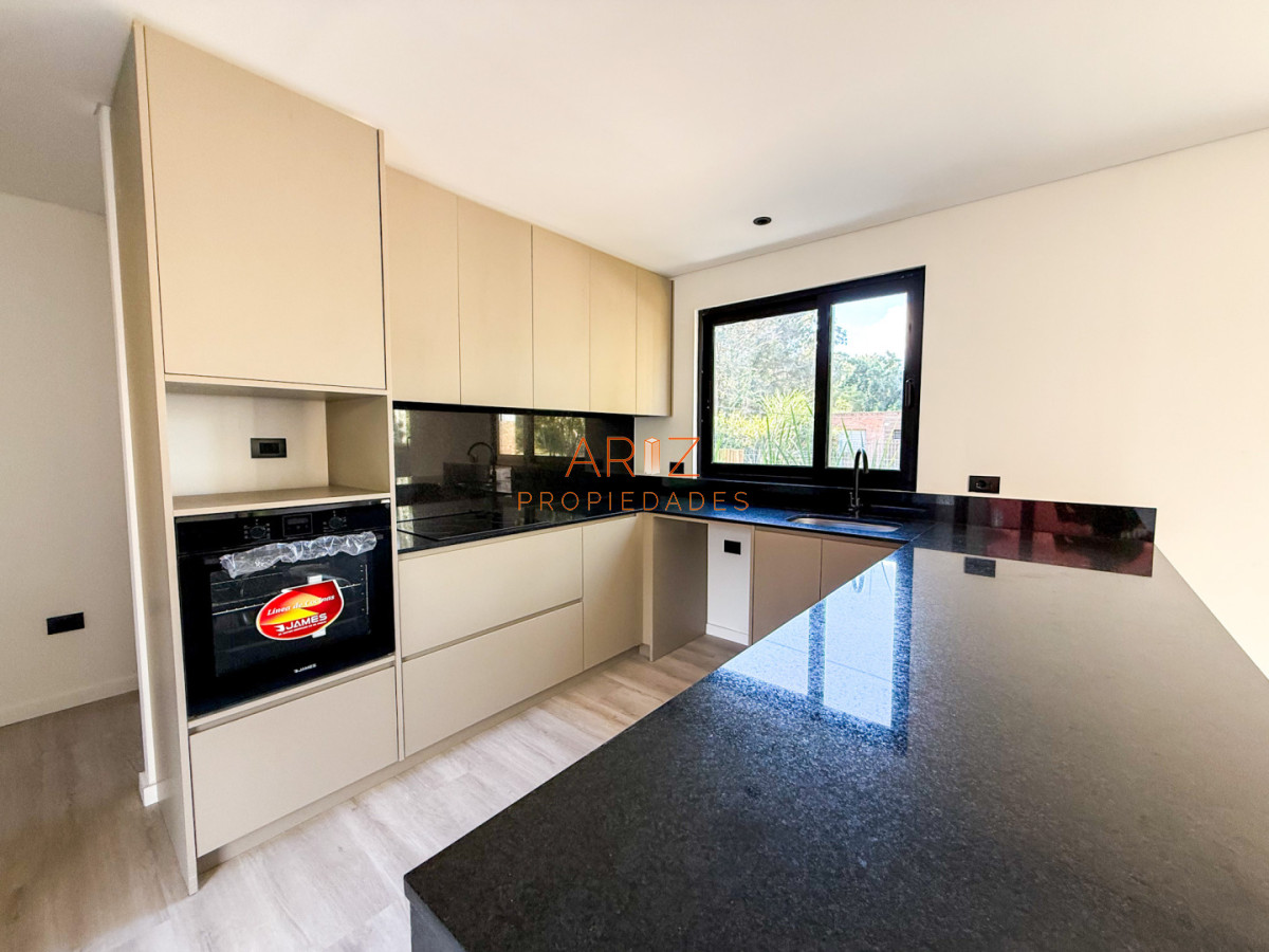 Casa ID.2515 - VENTA CASA 3 DORMITORIOS  2 BAÑOS A ESTRENAR BARRIO CANTEGRIL CORDOBA PUNTA DEL ESTE 