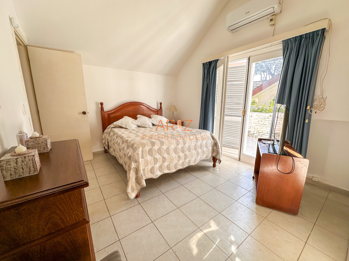 Casa ID.2038 - ALQUILER TEMPORADA PUNTA DEL ESTE CASA 4 DORMITORIOS 3 BAÑOS PARA 14 PERSONAS IMPERDIBLE A 2 CUADRAS DEL MAR MANSA 
