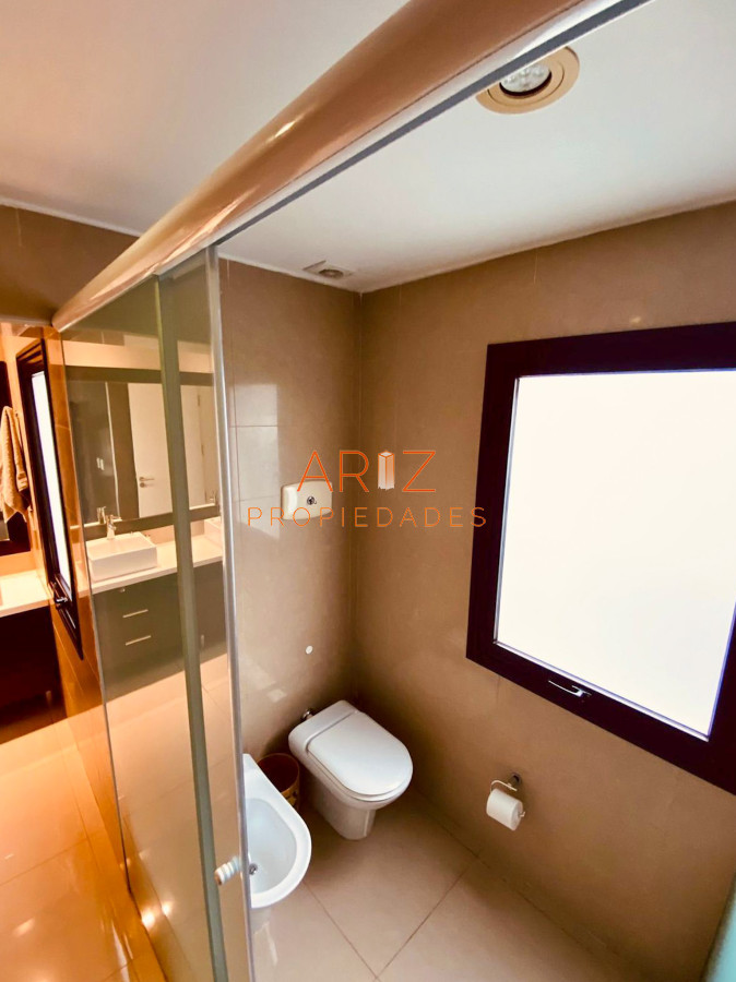 Casa ID.1796 - ALQUILER ANUAL CASA 4 DORMITORIOS EN SUITE + ESCRITORIO BARRIO PRIVADO MUY COMODA PUNTA DEL ESTE MALDONADO