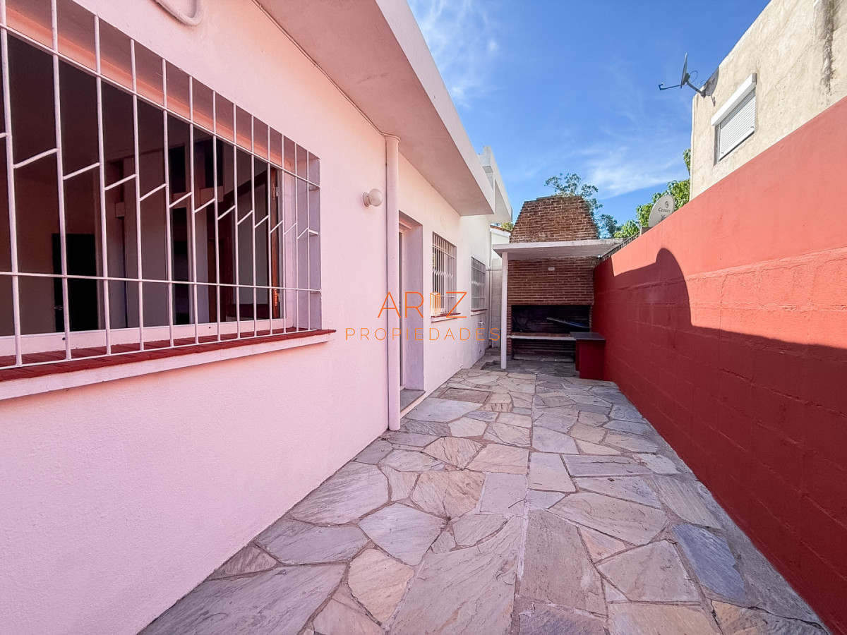 Casa ID.2508 - VENTA CASA 2 DORMITORIOS 2 BAÑOS PH PINARES LAS DELICIAS EN MUY BUEN ESTADO