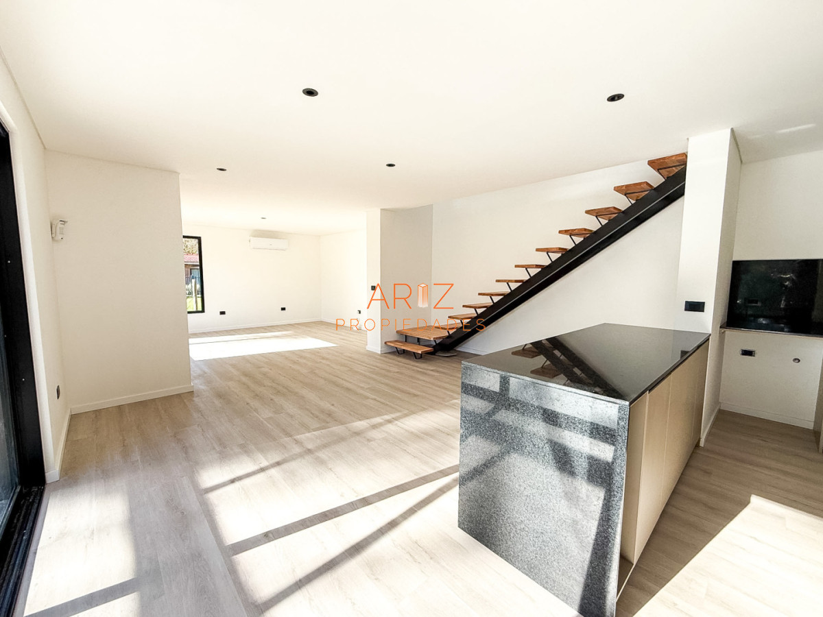 Casa ID.2514 - VENTA CASA 3 DORMITORIOS  2 BAÑOS A ESTRENAR BARRIO CANTEGRIL CORDOBA PUNTA DEL ESTE 