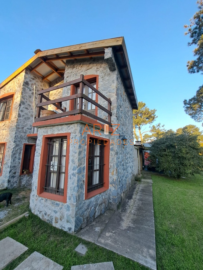 Casa ID.2099 - VENTA CASA PIEDRA 2 DORMITORIOS 2 BAÑOS MUY BIEN UBICADO PINARES PUNTA DEL ESTE