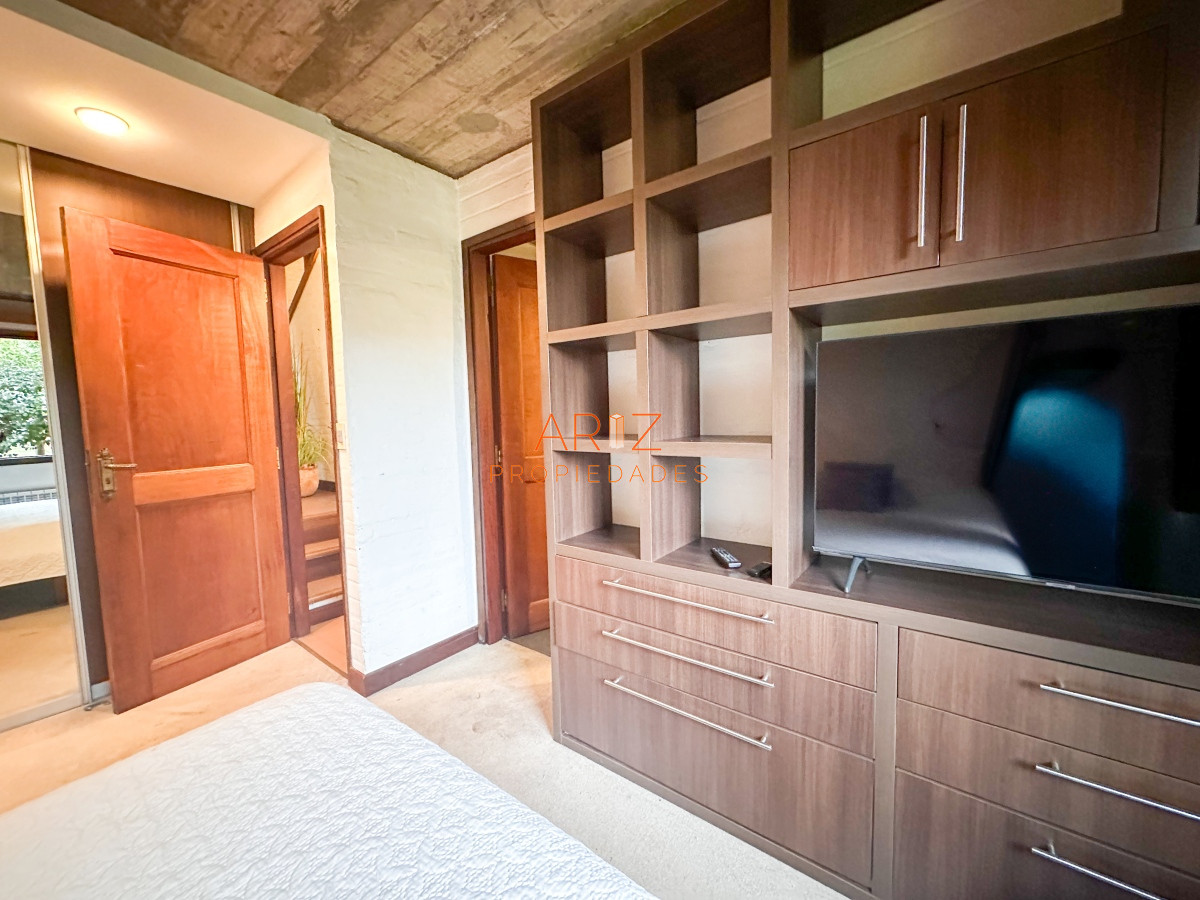 Casa ID.2059 - ALQUILER ANUAL CASA 3 DORMITORIOS 2 BAÑOS QUINCHO MUY LINDA PREPARADA PARA TODO EL AÑO MANSA CANTEGRIL PUNTA DEL ESTE