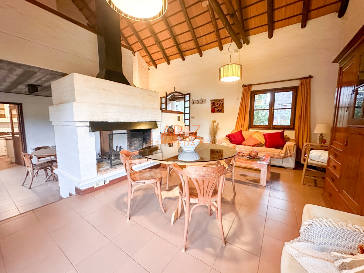 Casa ID.2059 - ALQUILER ANUAL CASA 3 DORMITORIOS 2 BAÑOS QUINCHO MUY LINDA PREPARADA PARA TODO EL AÑO MANSA CANTEGRIL PUNTA DEL ESTE