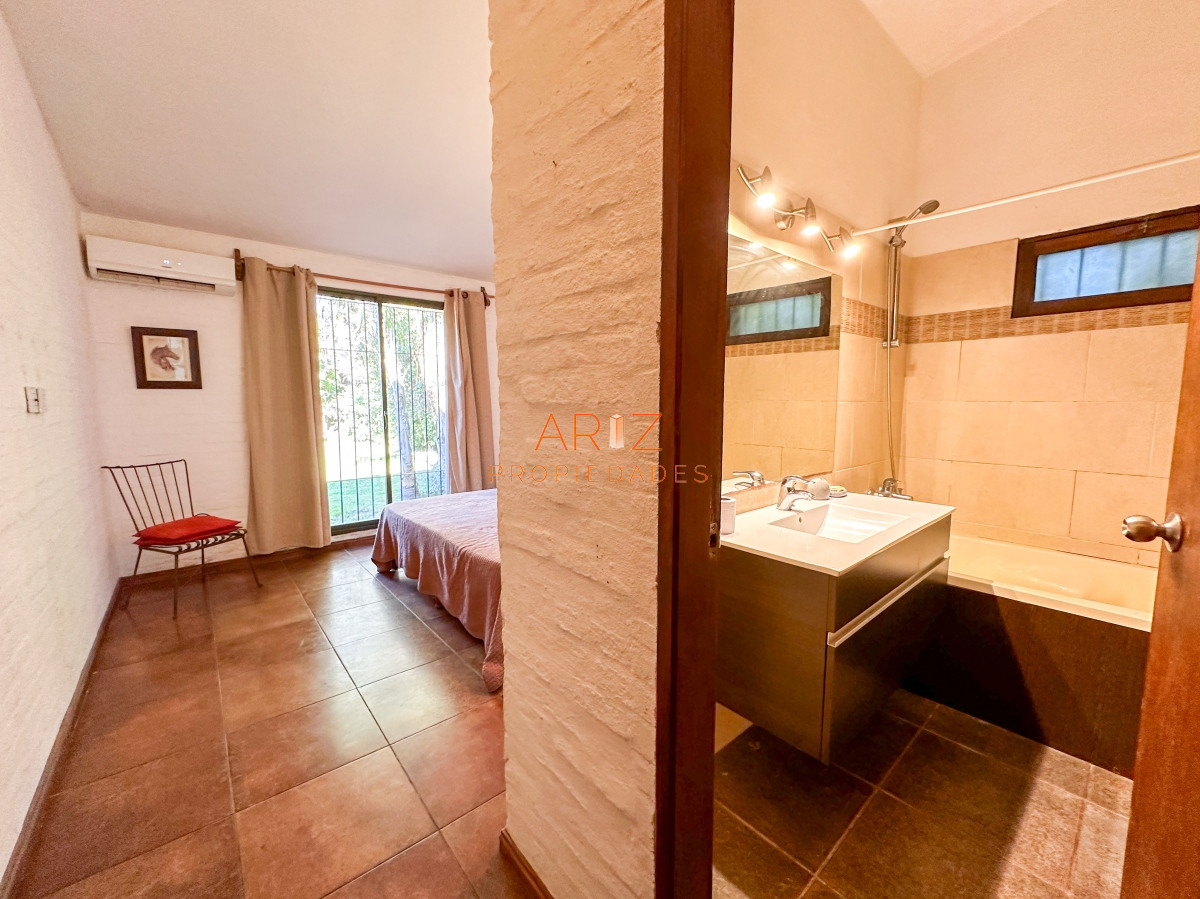 Casa ID.2020 - VENTA CASA 4 DORMITORIOS 3 BAÑOS EXCELENTE IMPECABLE ESTADO PINARES A METROS DEL MAR
