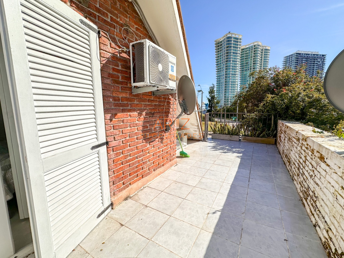 Casa ID.2038 - ALQUILER TEMPORADA PUNTA DEL ESTE CASA 4 DORMITORIOS 3 BAÑOS PARA 14 PERSONAS IMPERDIBLE A 2 CUADRAS DEL MAR MANSA 