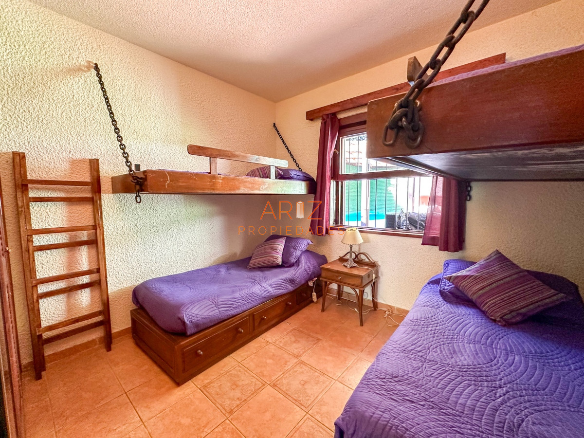 Casa ID.2038 - ALQUILER TEMPORADA PUNTA DEL ESTE CASA 4 DORMITORIOS 3 BAÑOS PARA 14 PERSONAS IMPERDIBLE A 2 CUADRAS DEL MAR MANSA 