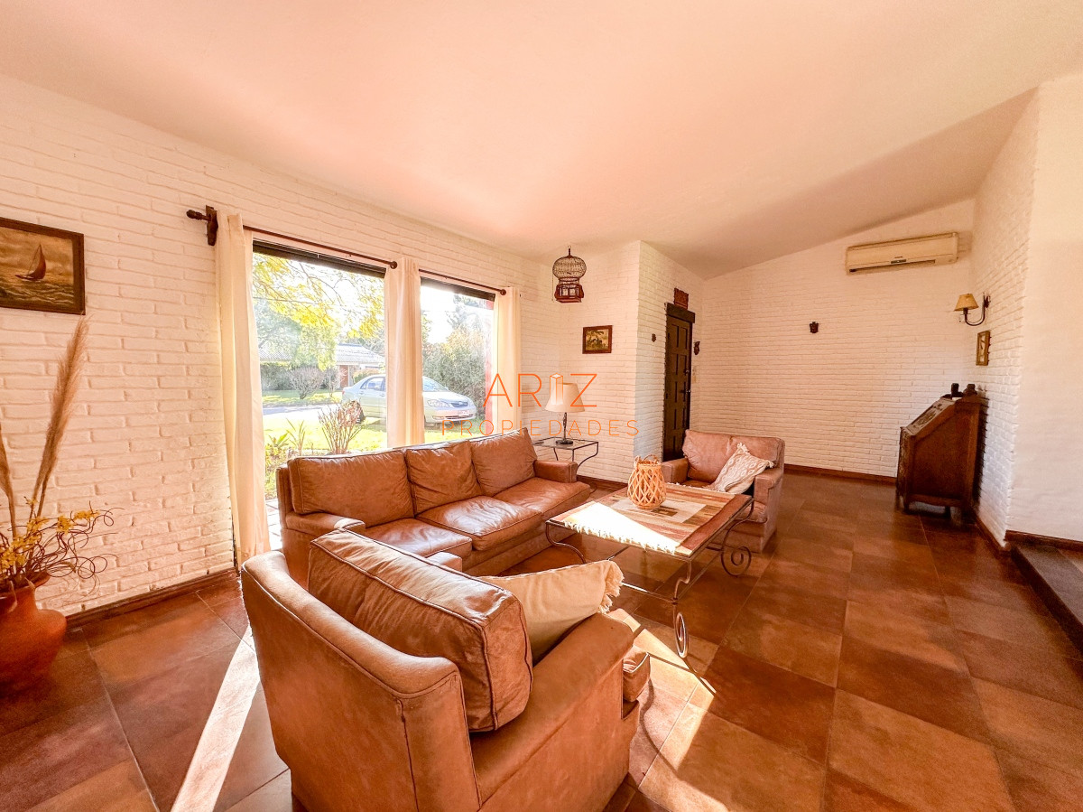 Casa ID.2020 - VENTA CASA 4 DORMITORIOS 3 BAÑOS EXCELENTE IMPECABLE ESTADO PINARES A METROS DEL MAR