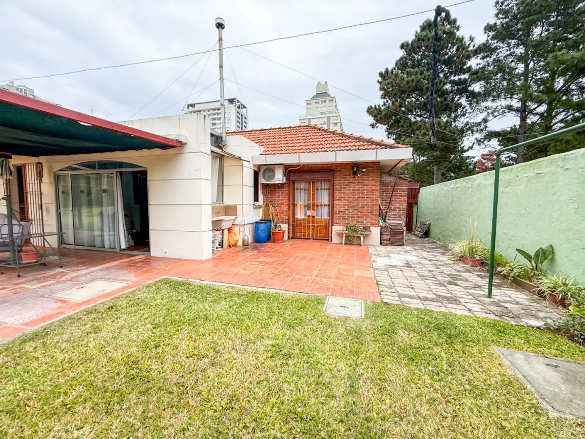 Casa ID.2530 - ALQUILER ANUAL AMPLIA CASA 3 DORMITORIOS 2 BAÑOS CANTEGRIL PUNTA DEL ESTE EXCELENTE CONSTRUCCION 