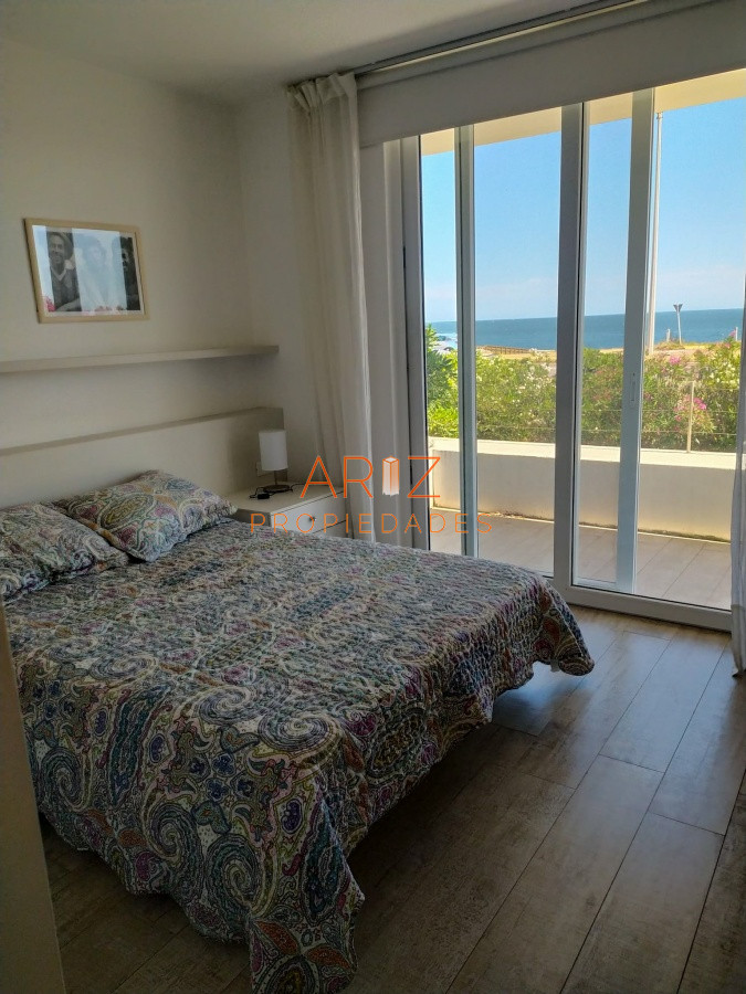 Casa ID.1248 - VENDO CASA 5 DORMITORIOS PRIMERA LINEA MANSA 