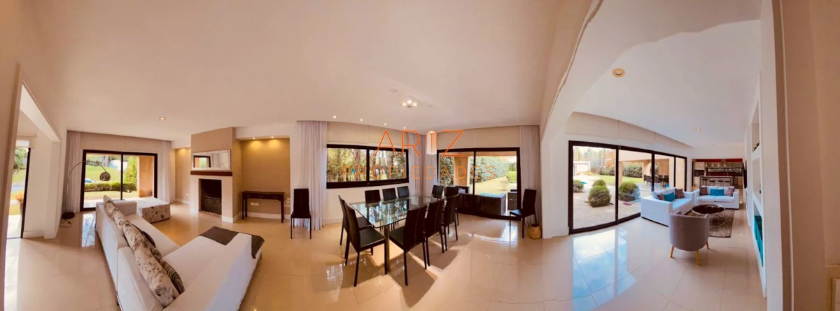 Casa ID.1796 - VENTA Y ALQUILER ANUAL CASA 4 DORMITORIOS EN SUITE + ESCRITORIO BARRIO PRIVADO MUY COMODA PUNTA DEL ESTE MALDONADO