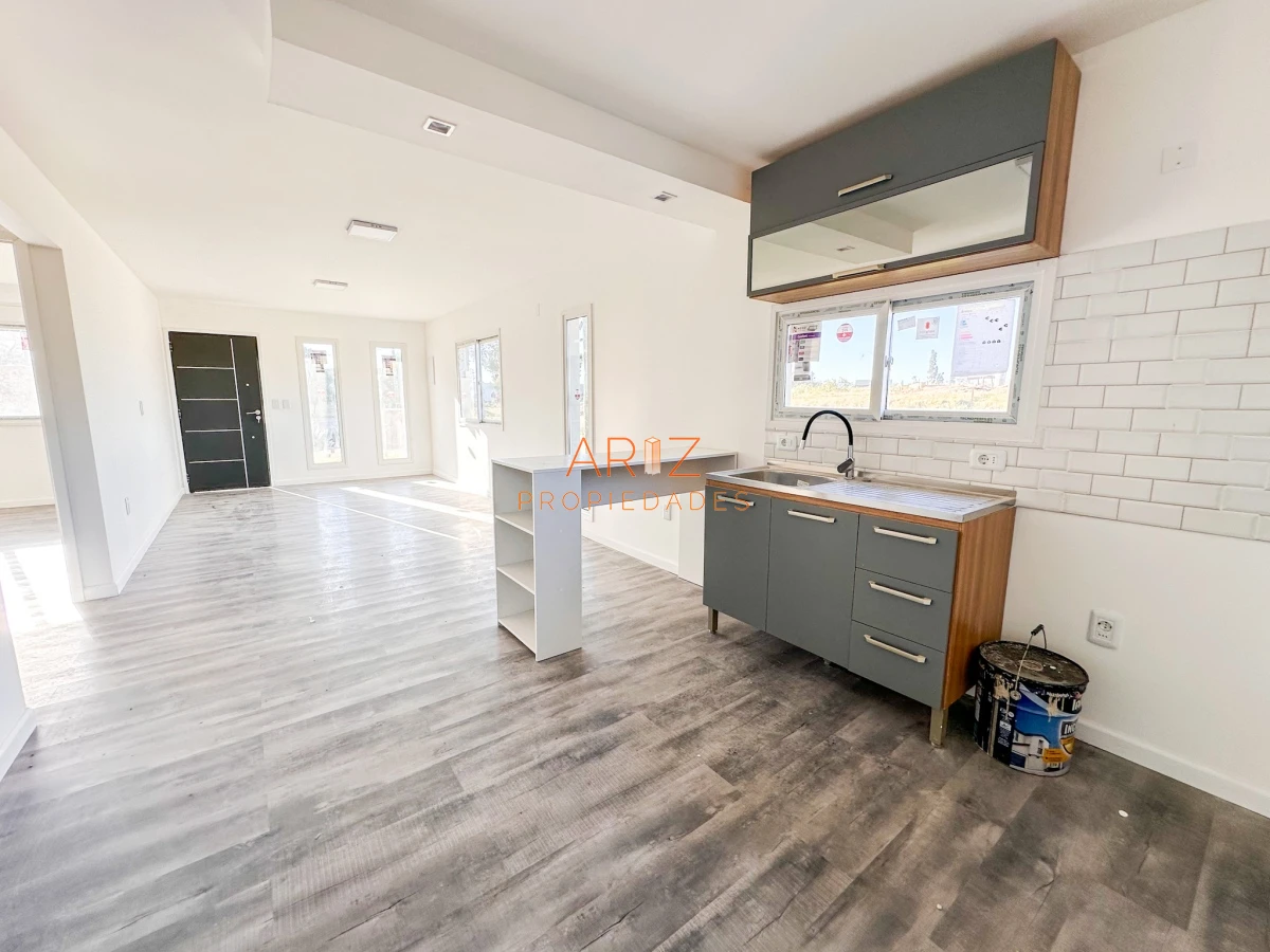 Casa ID.1744 - VENTA CASAS 2 DORMITORIOS 1 BAÑO A ESTRENAR 4H SEGUNDA ETAPA APTA PARA BANCO FINANCIADAS