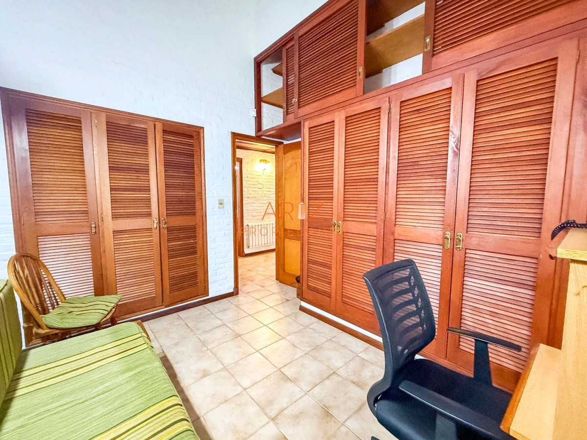 Casa ID.2530 - ALQUILER ANUAL AMPLIA CASA 3 DORMITORIOS 2 BAÑOS CANTEGRIL PUNTA DEL ESTE EXCELENTE CONSTRUCCION 