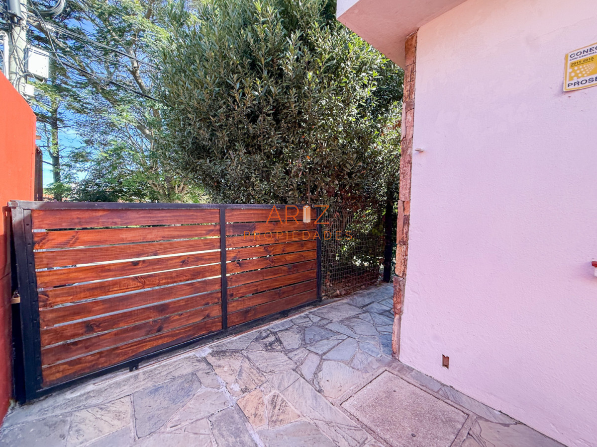 Casa ID.2508 - VENTA CASA 2 DORMITORIOS 2 BAÑOS PH PINARES LAS DELICIAS EN MUY BUEN ESTADO