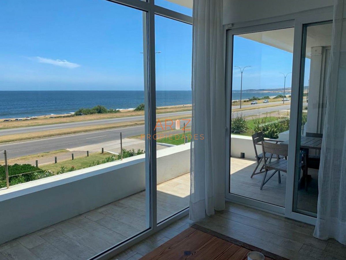 Casa ID.1248 - VENDO CASA 5 DORMITORIOS PRIMERA LINEA MANSA 